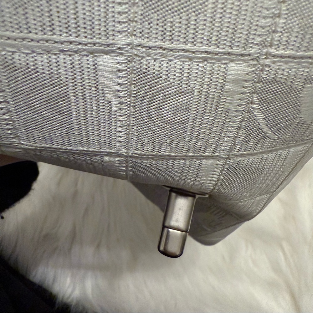 Chanel Classic Flap medium - Travel Ligne white/silver - Picture 10 of 15